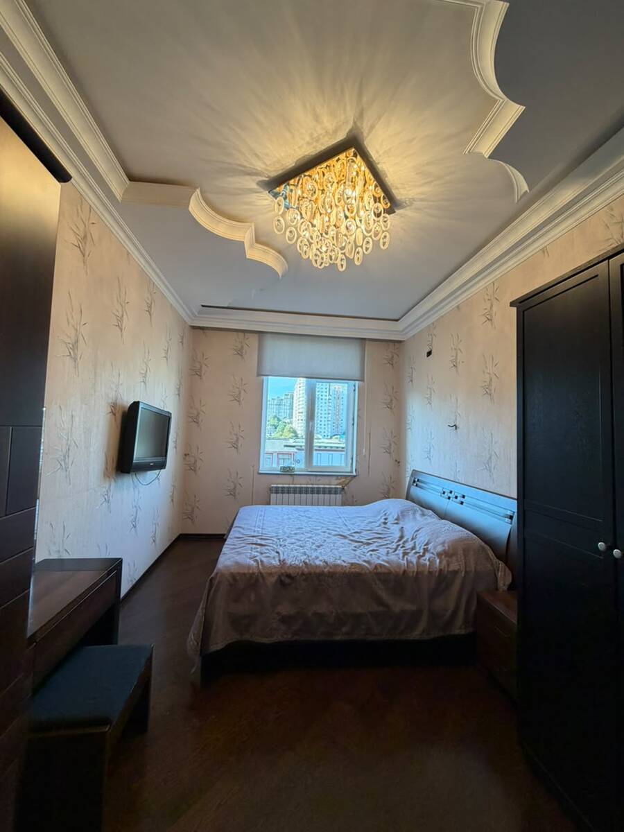 Satılır 4 otaqlı köhnə tikili 136 m² — Mənzil, Bakı (10)