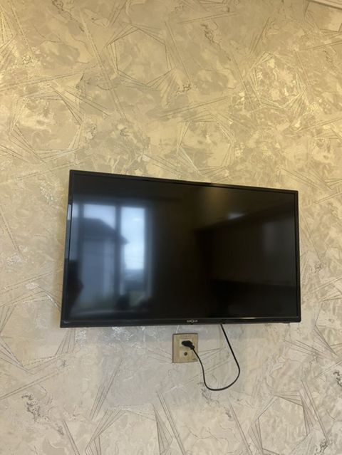 Eurolux LED televizor – divara quraşdırılmış - Brend/model: Eurolux — Novxanı