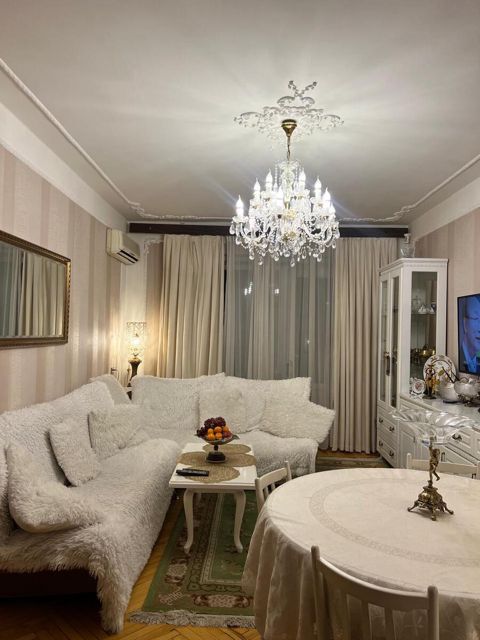 Satılır 3 otaqlı köhnə tikili 70 m² — Квартира