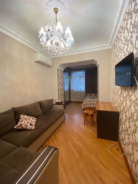 İcarəyə verilir 3 otaqlı köhnə tikili 85 m² — Bakı