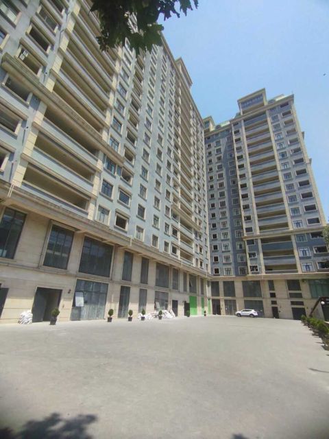 Satılır 2 otaqlı yeni tikili 80 m² — 250 000 ₼ · Bakı · Mənzil Satılır 2 otaqlı yeni tikili 80 m² — Bakı