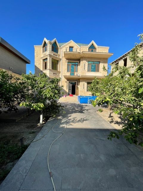 Satılır 6 otaqlı həyət evi/bağ evi 420 m² — Bakı