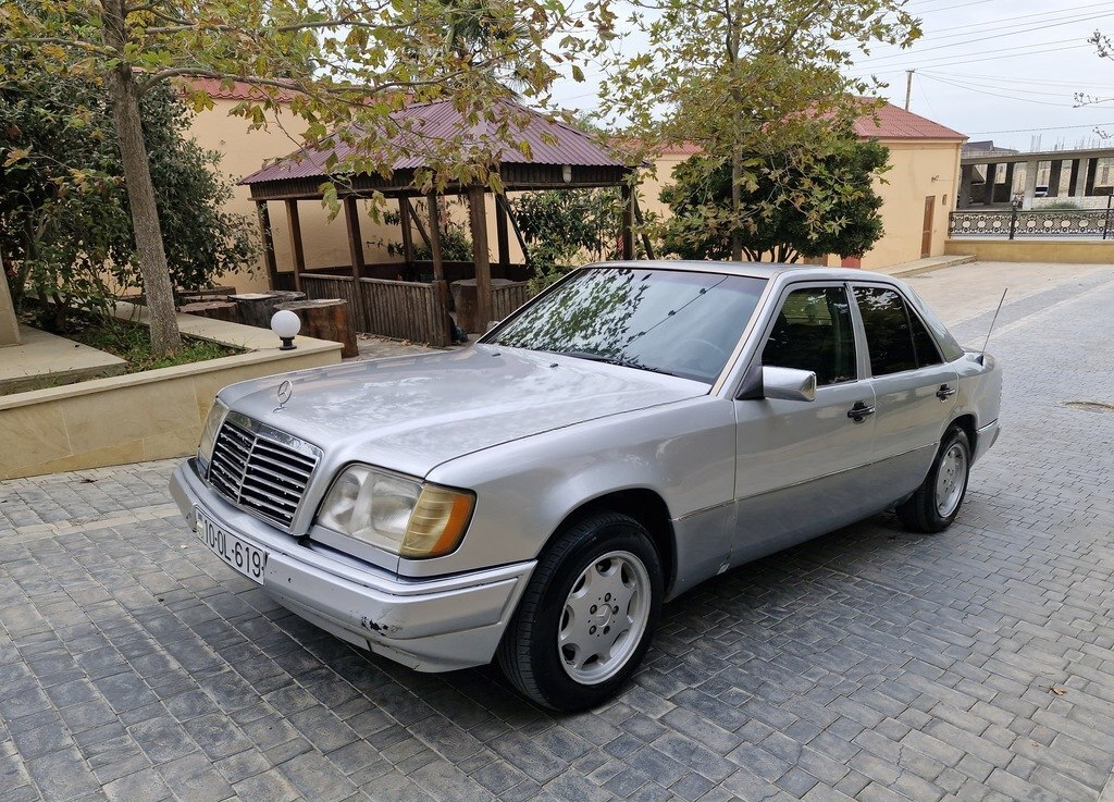 Mercedes E 220, 1993 il, 380000 km, 2.2 L 10-OL-619 — Avtomobillər, Bakı (2)
