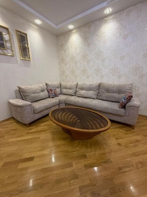 Divan 500azn satılır açılır bazalıdı ölçü 2,2×3,1. Jurnalni əlavə — Xəyalə — Дивандар