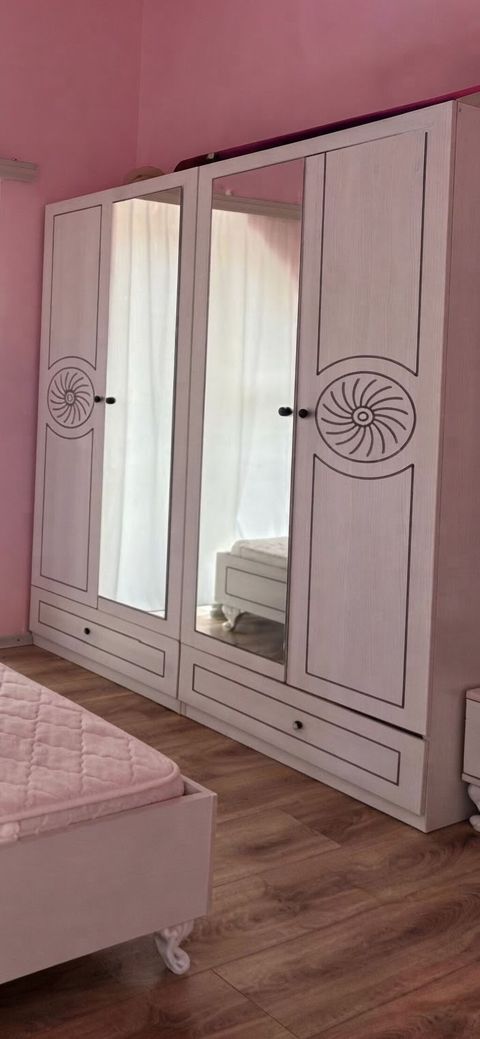 229₼ dolab satılır şağan 5309 zeyno — 229 ₼ · Bakı · Şkaflar 229₼ dolab satılır şağan 5309 zeyno — Bakı