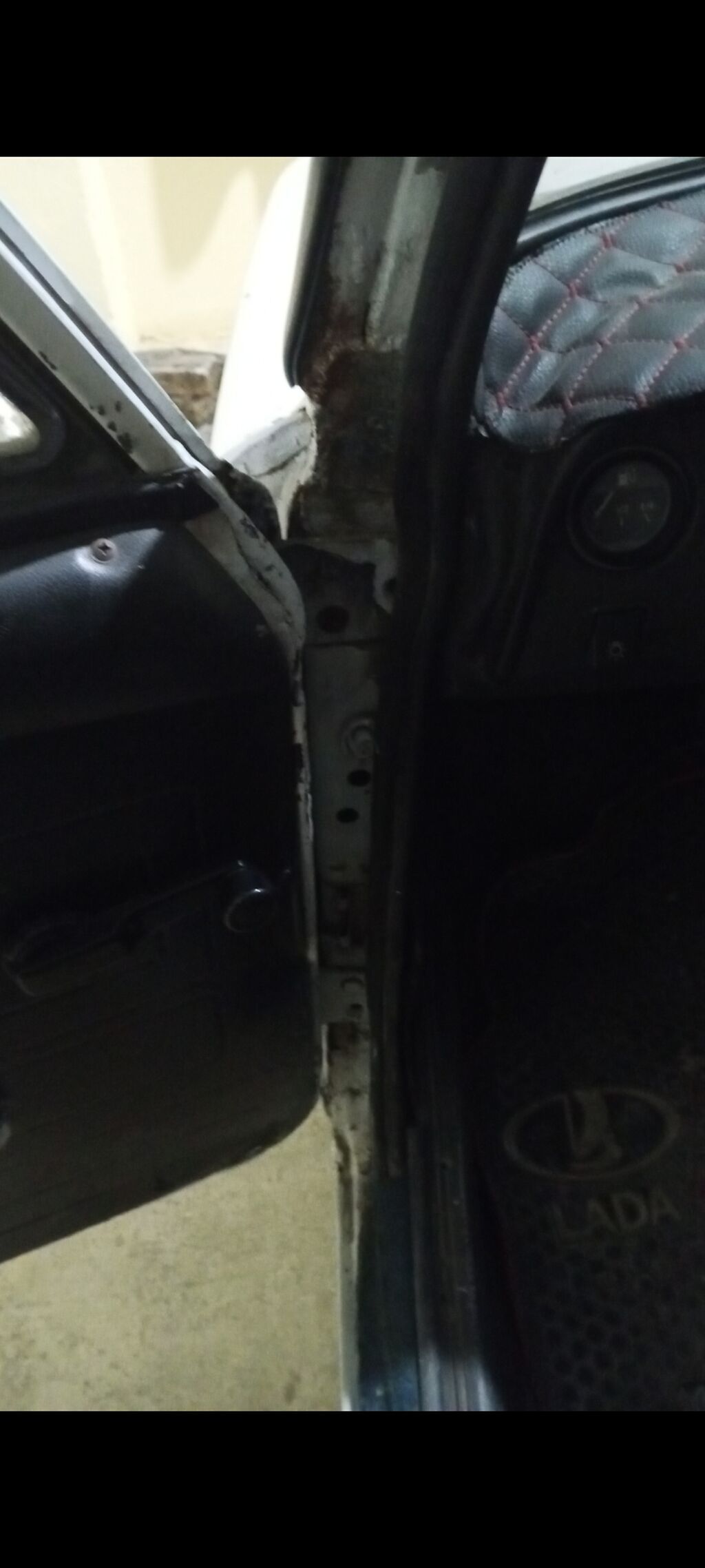 VAZ 2106 sedan – ağ rəng, arxa ötürücülü klassik model. Texniki — Avtomobillər, Şəmkir (5)