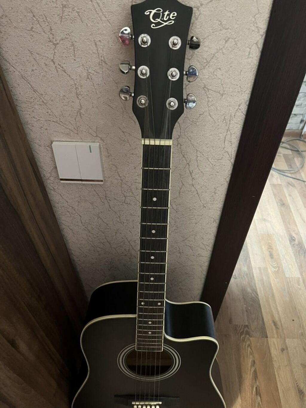 Açıqlı qara akustik gitara – QTE brendi - Korpus: dreadnought ölçü — Gitarlar və digər simli alətlər, Masazır (2)