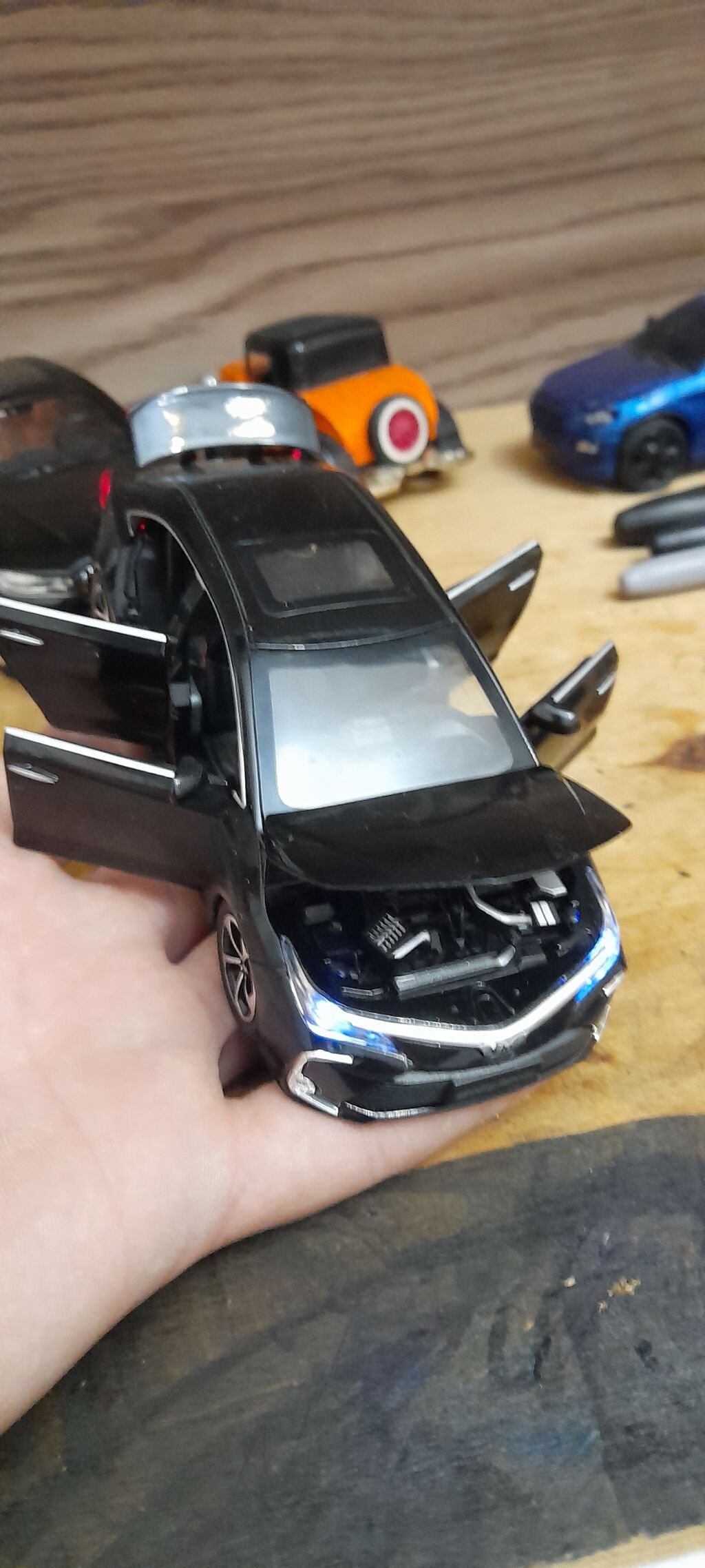 Toyota Corolla 1:32 Miqyas Təzədir Səsli və İşıqlı Hər yeri açılır — Modellar, Bakı (3)