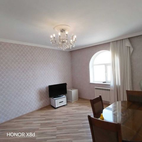 İcarəyə verilir 3 otaqlı yeni tikili 80 m² — Apartment