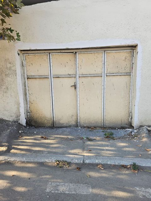 Rusun dəmiridi qalın dəmir stenkadır. 2.60×1.90 — Gəncə