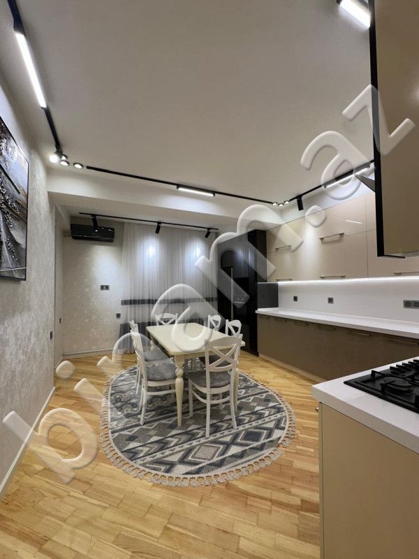For sale: 4-room apartment (old building), 160 m² — Mənzil, Bakı (4)