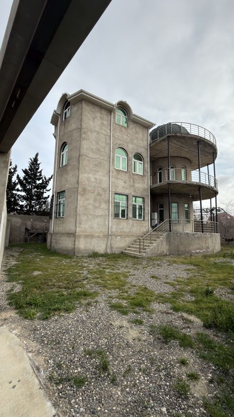 Satılır 6 otaqlı həyət evi/bağ evi 360 m² — 215 000 ₼ · Bakı · Ev, villa Satılır 6 otaqlı həyət evi/bağ evi 360 m² — Bakı
