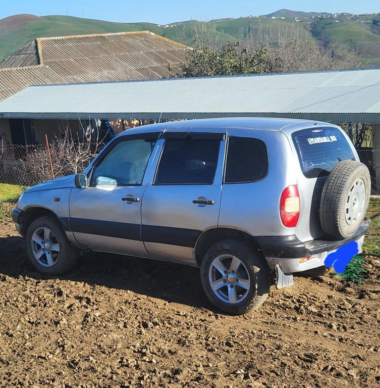 Chevrolet Niva, 1.7 L, 2004 il, 272 000 km 65-BD-623 — Avtomobillər, Yardımlı (2)