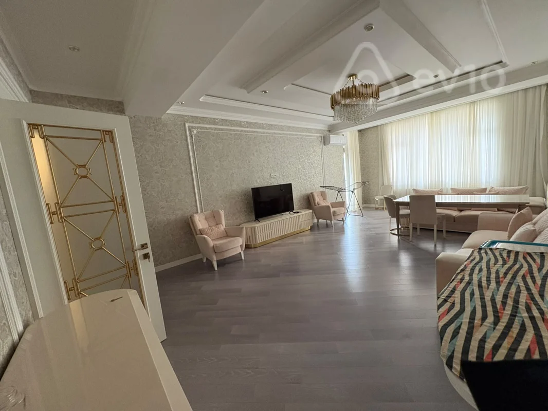 5 otaqlı mənzil, 218 m², Təbriz küçəsi — kirayə — Mənzil, Bakı (2)