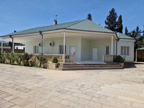 Satılır 4 otaqlı həyət evi/bağ evi 200 m² — Bakı