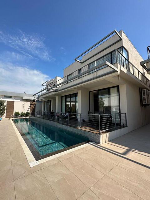 Satılır 7 otaqlı həyət evi/bağ evi 600 m² — Bakı