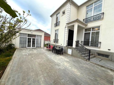 Satılır 7 otaqlı həyət evi/bağ evi 350 m² — 585 000 ₼ · Bakı · Ev, villa Satılır 7 otaqlı həyət evi/bağ evi 350 m² — Bakı