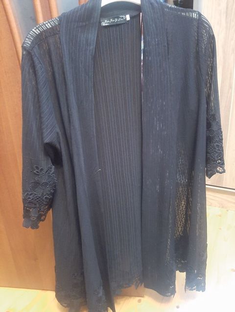 Qara rəngli qadın kimono/kardigan - Brend: Jin Jin Yi Xian (etiketdə — 5 ₼ · Mehdiabad · Coqlar və zaqetlər Qara rəngli qadın kimono/kardigan - Brend: Jin Jin Yi Xian (etiketdə — Mehdiabad