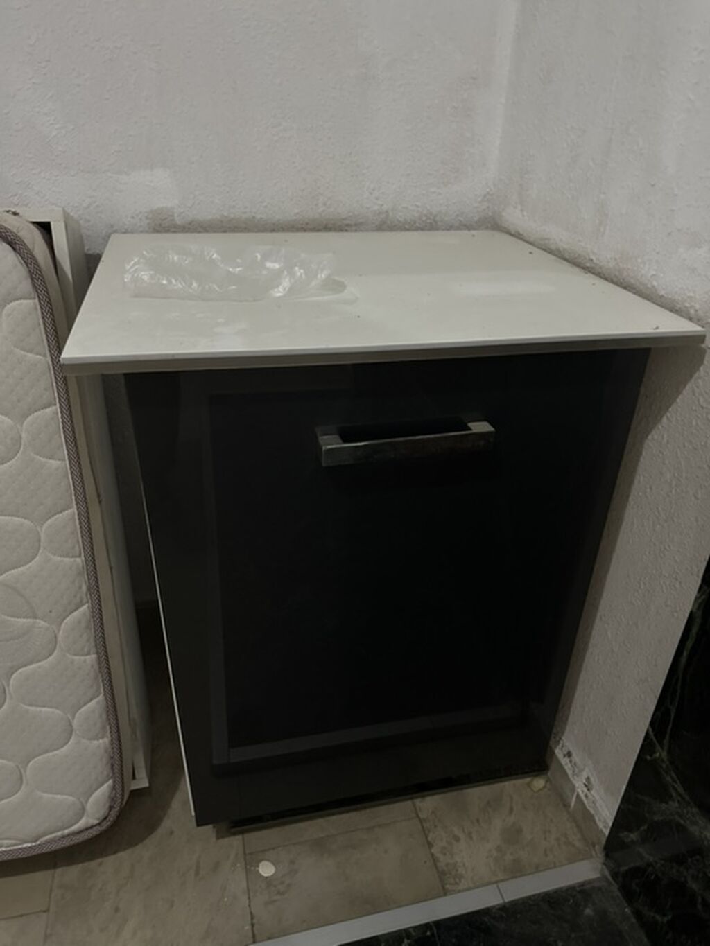Mətbəx dolabı – kompakt model - Ölçü: təxmini 60 sm en, 85 sm — Mətbəx mobilyası, Bakı (2)