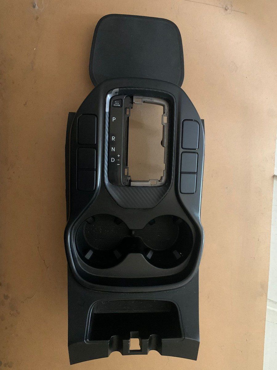 Hyundai Santa Fe, 2014 sürətlər qutusu plastlası — Ehtiyat hissələri və aksesuarlar, Bakı (2)
