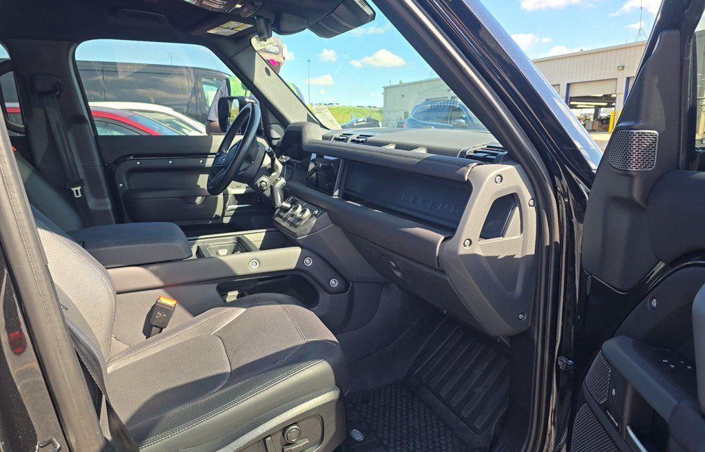 Land Rover Defender, 3.0 L, 2024 il, 27 510 km — Avtomobillər (11)