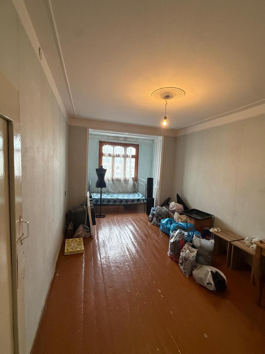 Satılır 4 otaqlı köhnə tikili 100 m² — Mənzil, Bakı (2)