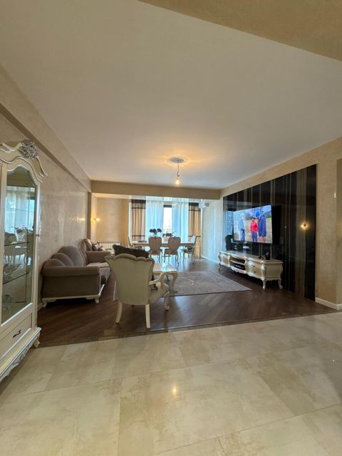 Satılır 4 otaqlı yeni tikili 150 m² — Bakı