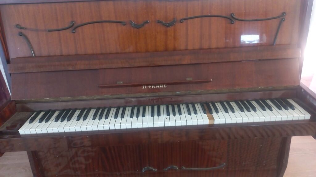 Kuzanь (Кузань) upright pianino - Klassik üslubda şaquli pianino — Pianino və digər klaviş alətləri, İmişli (2)