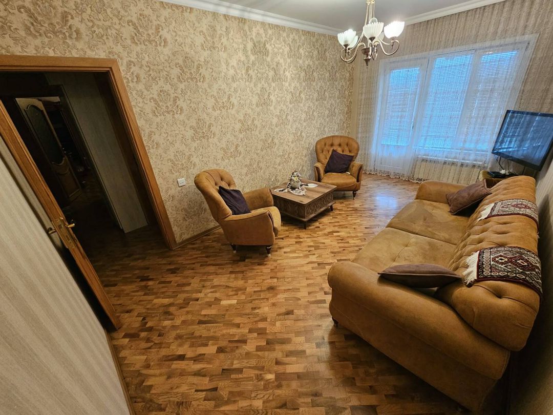 Satılır 4 otaqlı köhnə tikili 120 m² — Mənzil, Bakı (3)