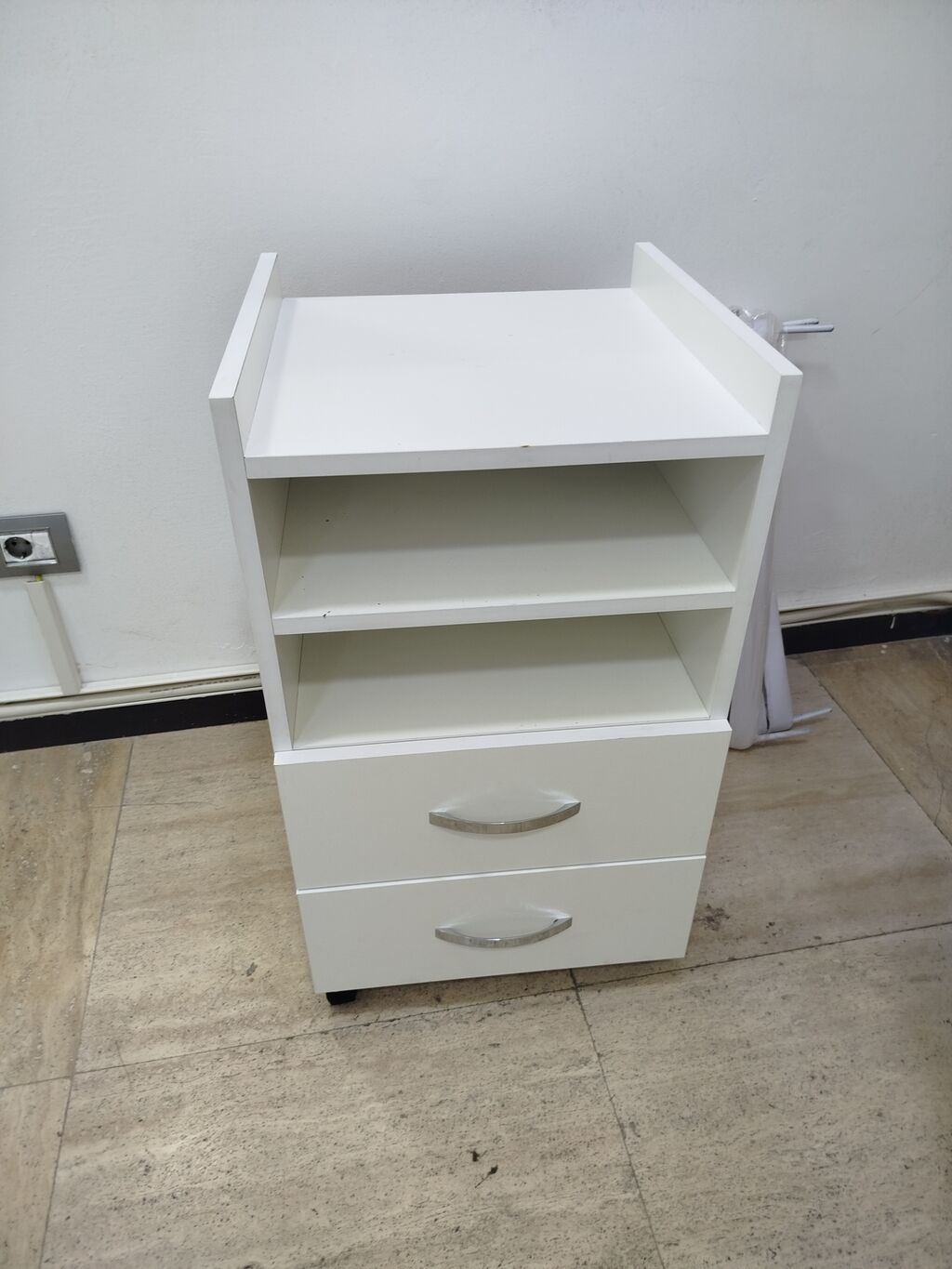 Cəmi 1 ay işlənib. 4 əşya (kuşetka, işıq, stul, tumbuçka) birlikdə 250 — Salon mebeli, Bakı (3)