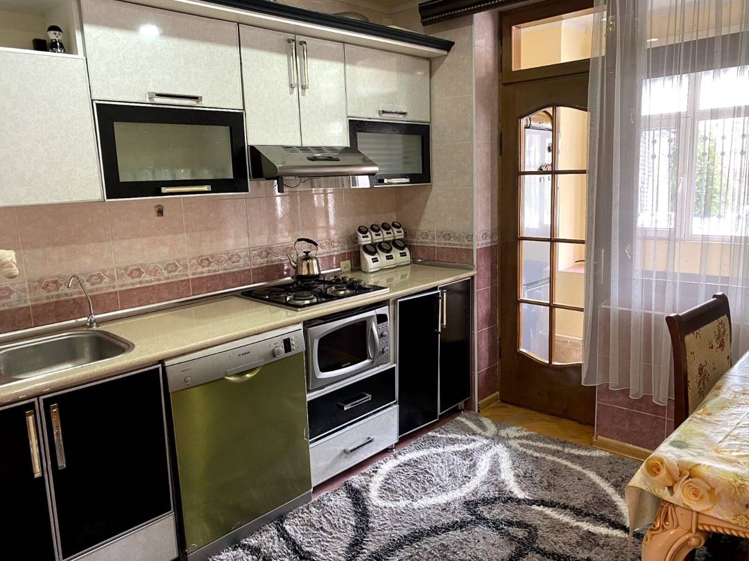 İcarəyə verilir 4 otaqlı köhnə tikili 120 m² — Mənzil, Bakı (4)