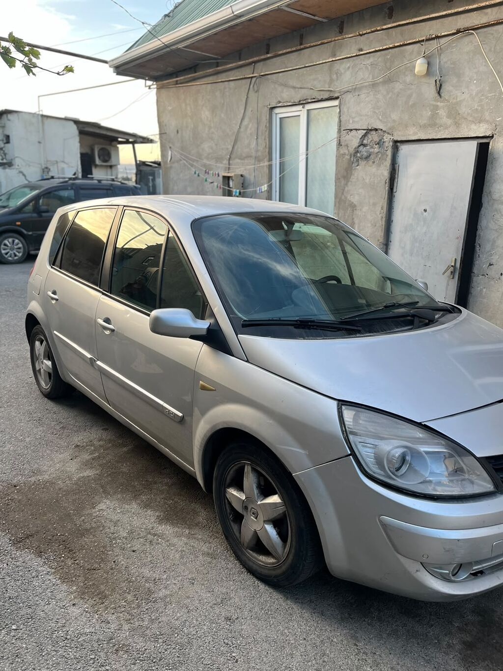 Renault Scenic (gümüş rəng), kompakt monovolumen. Xüsusiyyətlər 99-VR-228 — Avtomobillər, Bakı (6)