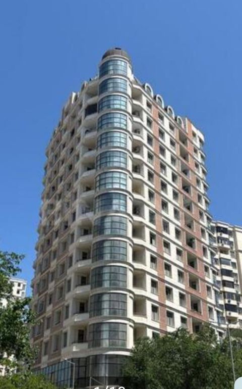 Nərimanovda, Təbriz Küçəsində "Estal MTK"-da 218 m² Lüks 5 Otaqlı — Bakı