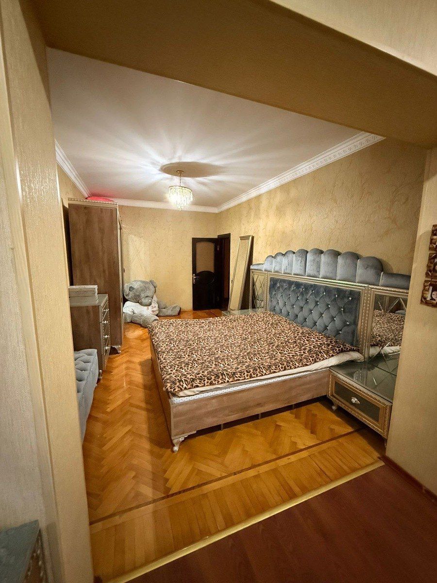 Satılır 4 otaqlı köhnə tikili 110 m² — Mənzil, Bakı (2)