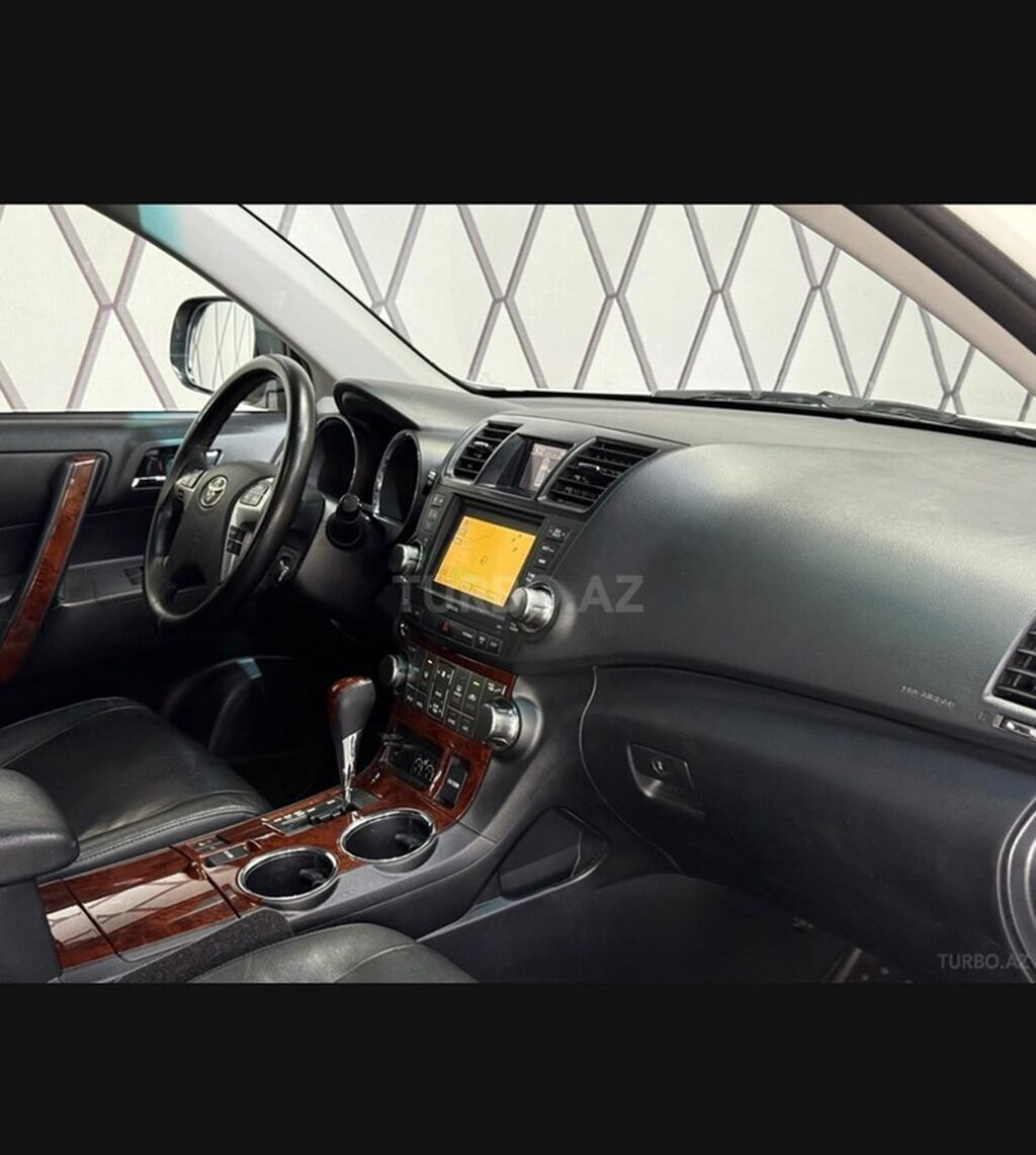 Toyota Highlander V6 4WD – ağ rəngli, geniş və komfortlu 7 nəfərlik — Avtomobillər, Bakı (8)