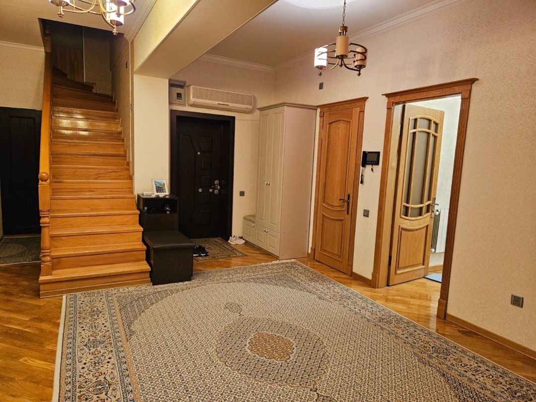 Satılır 7 otaqlı yeni tikili 400 m² — Mənzil, Bakı (2)