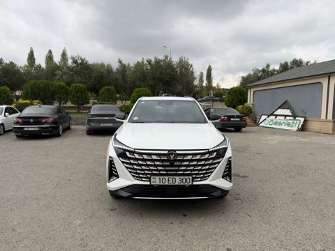 Changan Uni-Z, 1.5 L, 18.4 kWh, 2025 il, 28 000 km — Bakı
