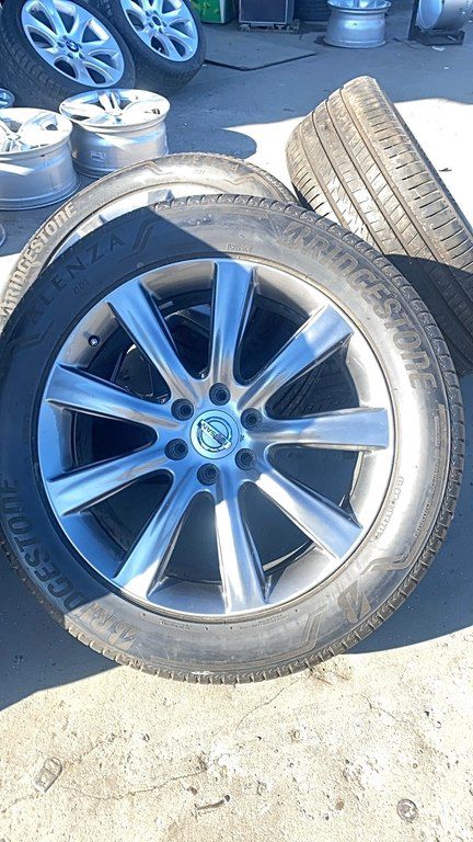 "İnfiniti Qx 5.6" təkəri R22 — 1 500 ₼ · Bakı · Ehtiyat hissələri və aksesuarlar "İnfiniti Qx 5.6" təkəri R22 — Bakı