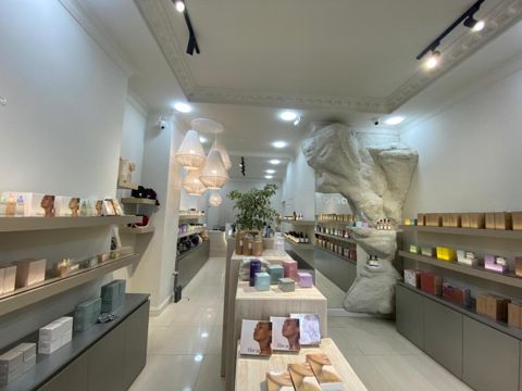 Satılır obyekt 60 m² — Bakı