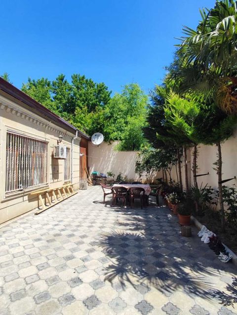 Satılır 3 otaqlı həyət evi/bağ evi 120 m² — 385 000 ₼ · Bakı · Ev, villa Satılır 3 otaqlı həyət evi/bağ evi 120 m² — Bakı