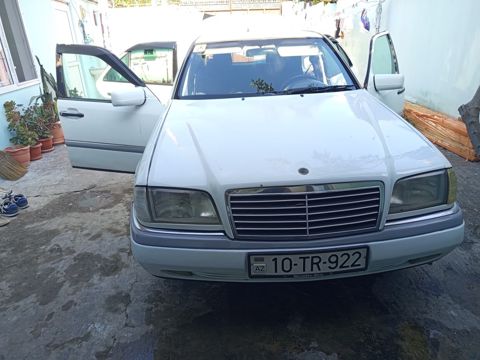 Mercedes C 250, 2.5 L, 1995 il, 880 000 km — Beyləqan