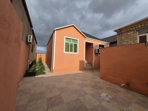 Satılır 4 otaqlı həyət evi/bağ evi 110 m² — 110 000 ₼ · Bakı · Ev, villa Satılır 4 otaqlı həyət evi/bağ evi 110 m² — Bakı