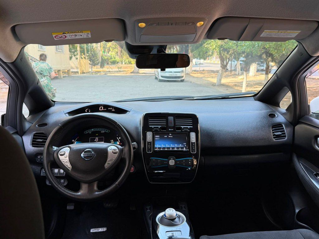 Nissan Leaf, 24 kWh, 2017 il, 122 000 km — Avtomobillər, Bakı (12)