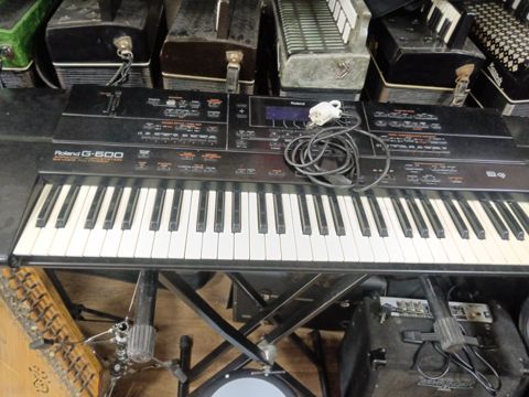 Sintezator Roland 600 — 255 ₼ · Bakı · Musiqiə alətləri Sintezator Roland 600 — Bakı