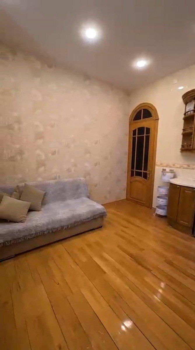 Satılır 12 otaqlı həyət evi/bağ evi 750 m² — Ev, villa, Bakı (4)