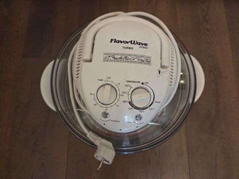 Duxovka Elektrik, rəng - Ağ, Ayrıca dayanan, İşlənmiş — 50 ₼ · Bakı · Masaüstü plitələr Duxovka Elektrik, rəng - Ağ, Ayrıca dayanan, İşlənmiş — Bakı