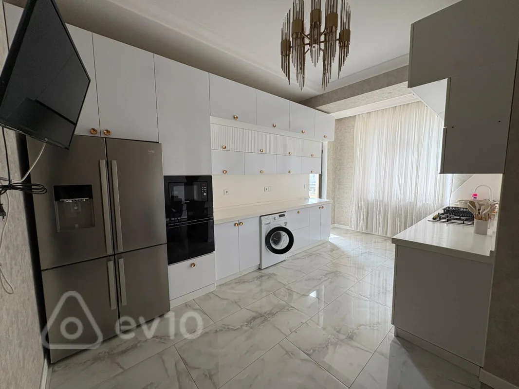 5 otaqlı mənzil, 218 m², Təbriz küçəsi — kirayə — Mənzil, Bakı (10)