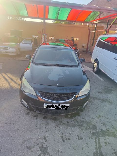 Opel Astra, 1.3 L, 2011 il, 270 000 km — 8 000 ₼ · Gəncə · Avtomobillər Opel Astra, 1.3 L, 2011 il, 270 000 km — Gəncə