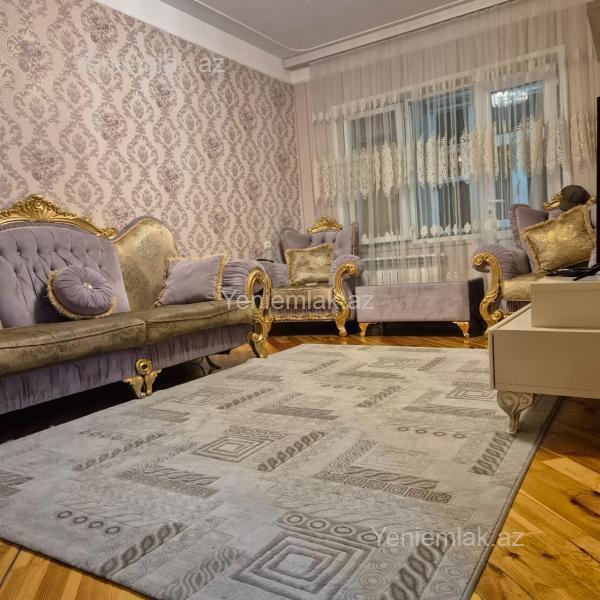 Satılır 5 otaqlı Bina evi menzil (Köhnə tikili), 96 m², 10-cu mikrorayon — Mənzil, Sumqayıt
