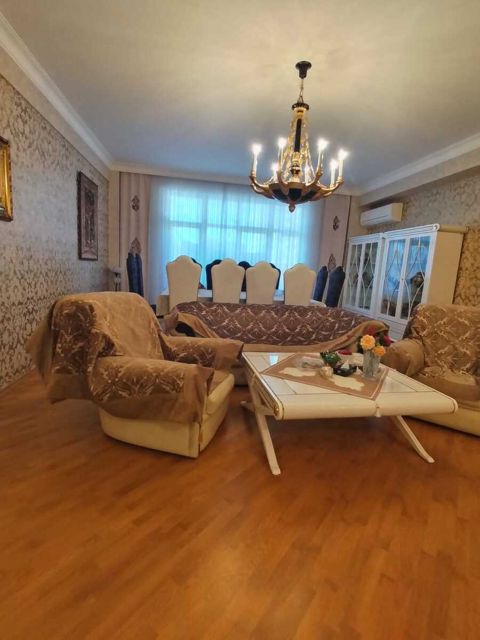 Satılır 4 otaqlı yeni tikili 190 m² — 570 000 ₼ · Bakı · Mənzil Satılır 4 otaqlı yeni tikili 190 m² — Bakı
